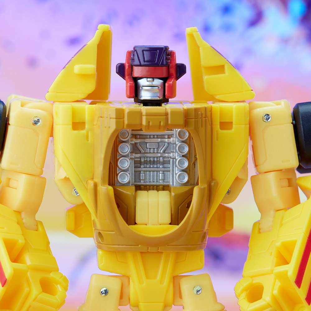Transformers Legacy : Deluxe Class - Decepticon Dragstrip Action Figure